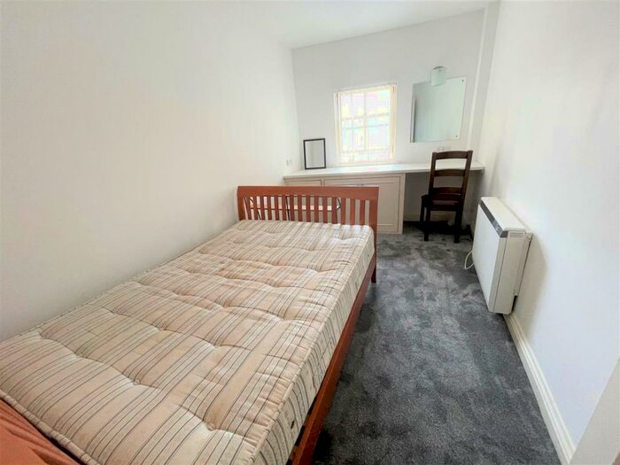 1 Bedroom Apartment To Rent In New Bridge Street, Exeter, EX4