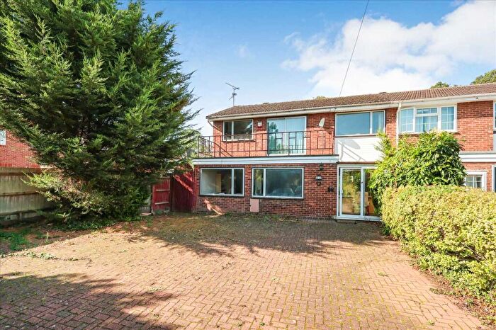 5 Bedroom End Of Terrace House For Sale In Warner Close, Cippenham, SL1