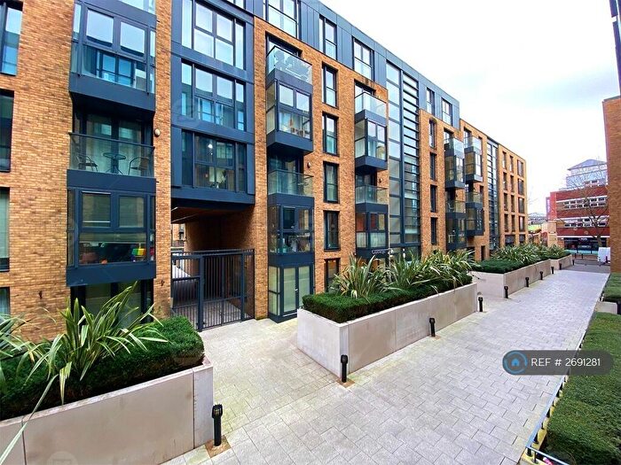 2 Bedroom Flat To Rent In Southside, Birmingham, B5