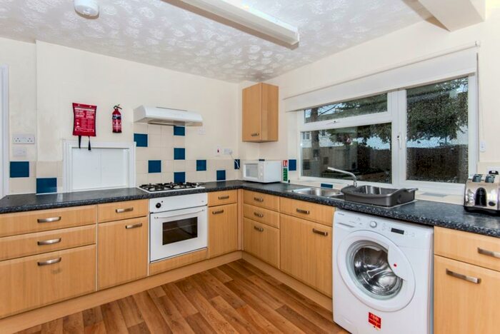 5 Bedroom House To Rent In Coolidge Close, Headington, OX3