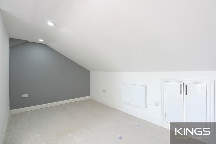 Studio To Rent In Shirley High Street, Southampton, SO15