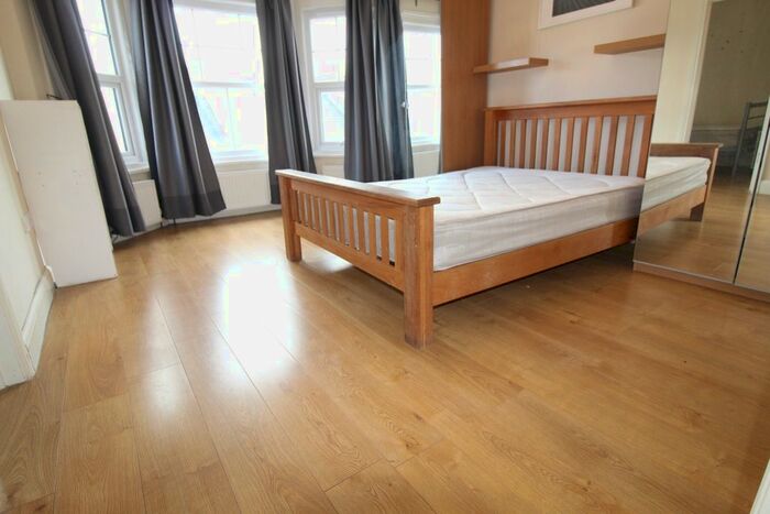 2 Bedroom Flat To Rent In Churchmead Road, London, NW10