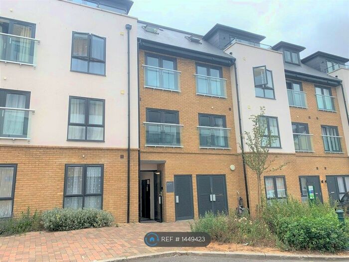1 Bedroom Flat To Rent In Sapphire Court, Watford, WD17