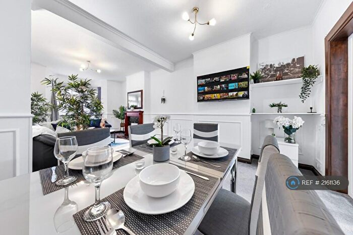 4 Bedroom Terraced House To Rent In Sewardstone Road, Chingford, E4