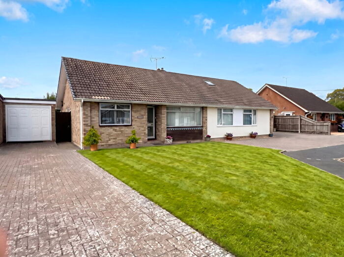 2 Bedroom Detached Bungalow For Sale In Bramble Hill, Alresford, SO24