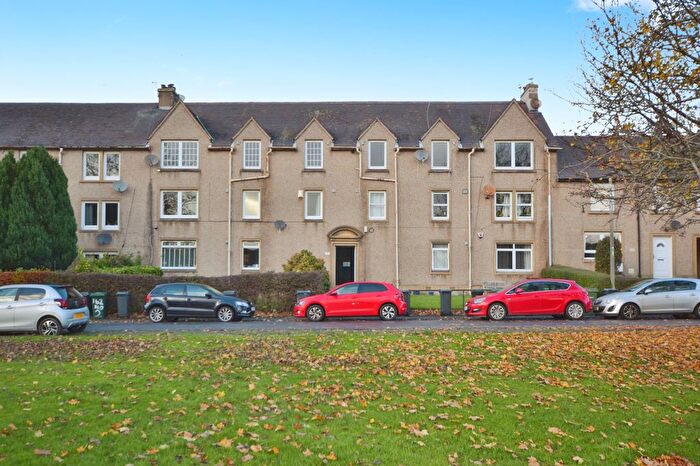 3 Bedroom Flat To Rent In Drum Brae Drive, Edinburgh, EH4