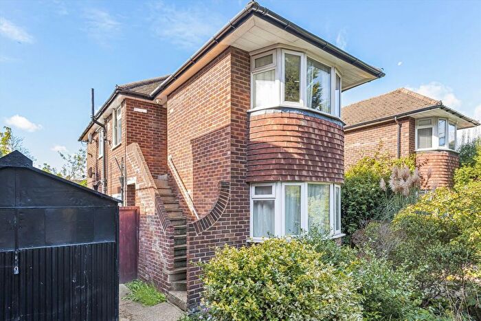 3 Bedroom Flat To Rent In Powder Mill Lane, Twickenham, TW2