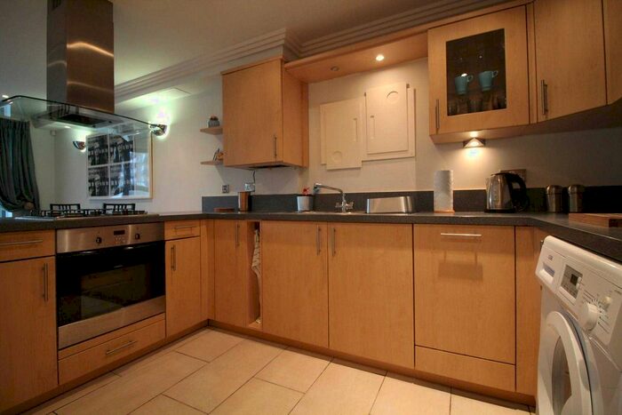 1 Bedroom Flat To Rent In Corsell House, Brentford, TW8