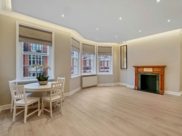 3 Bedroom Flat To Rent In Green Street, Mayfair, W1K
