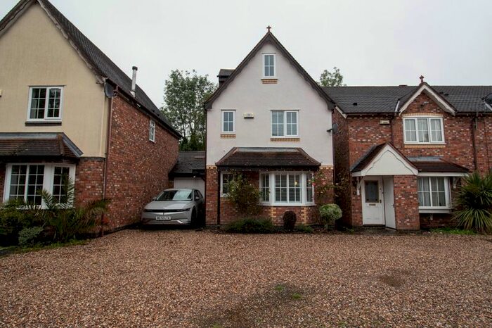 3 Bedroom Detached House To Rent In Bickenhill Lane, Solihull, B92