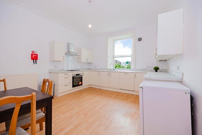 4 Bedroom Flat To Rent In L – Rankeillor Street, Edinburgh, EH8