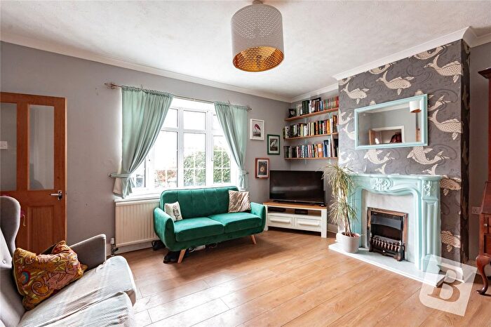 3 Bedroom Terraced House For Sale In Crescent Avenue, Hornchurch, RM12