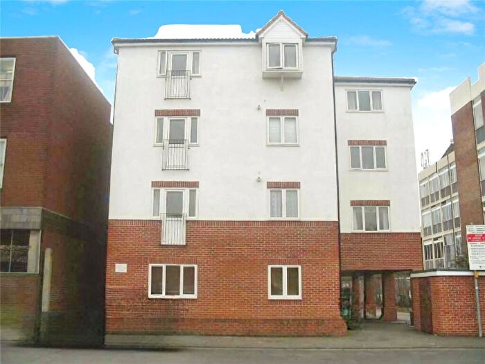 2 Bedroom Flat To Rent In Vectis Way, Cosham, Portsmouth, Hampshire, PO6
