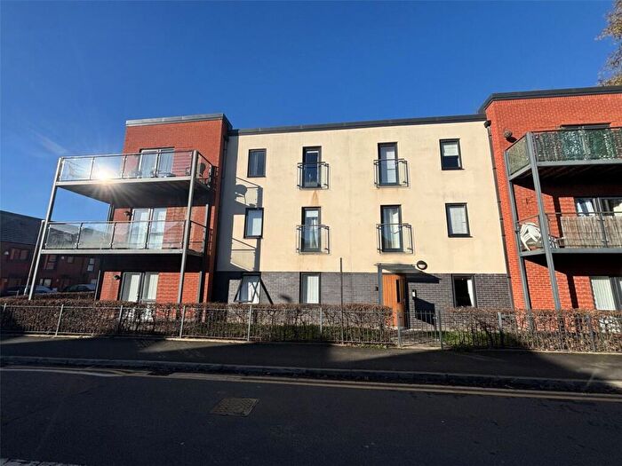 2 Bedroom Apartment For Sale In Athole Street, Salford, Greater Manchester, M5
