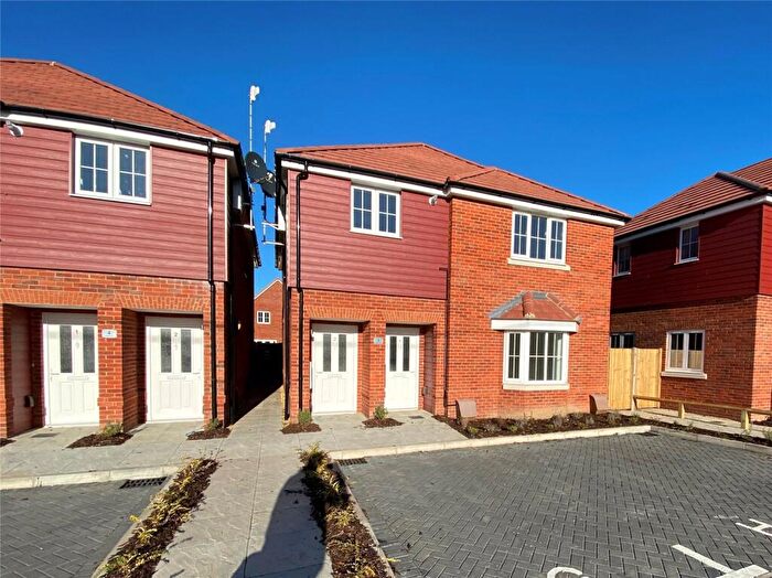2 Bedroom Maisonette For Sale In Halifax Close, Guildford, Surrey, GU3