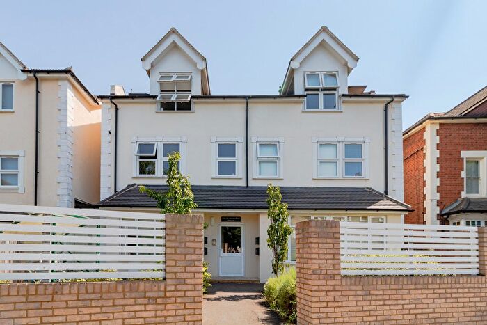 2 Bedroom Flat For Sale In Merton Road, London, SW19