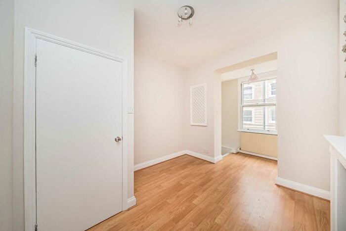 1 Bedroom Flat For Sale In Marchmont Street, Bloomsbury, WC1N