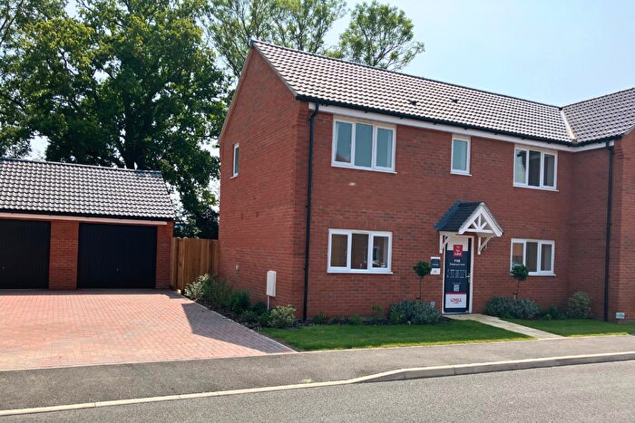 3 Bedroom Semi-Detached House For Sale In Mendham Lane, Harleston, IP20