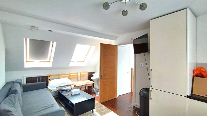 3 Bedroom Flat To Rent In Primrose Way, Wembley, HA0