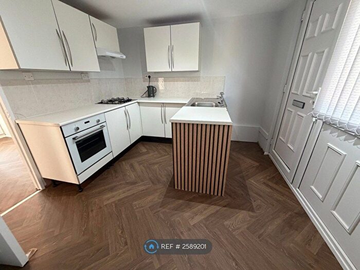 3 Bedroom End Of Terrace House To Rent In Edward Bailey Close, Coventry, CV3