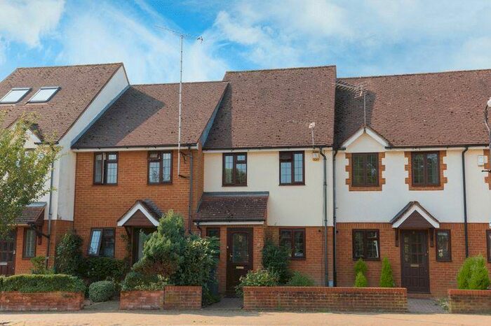 2 Bedroom Terraced House To Rent In Church Lane, Chalfont St Peter, SL9