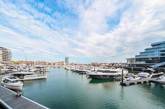 2 Bedroom Flat For Sale In Ocean Way, Southampton, Hampshire, SO14