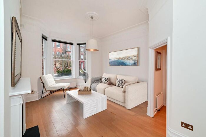 2 Bedroom Apartment For Sale In Goldhurst Terrace, London, NW6