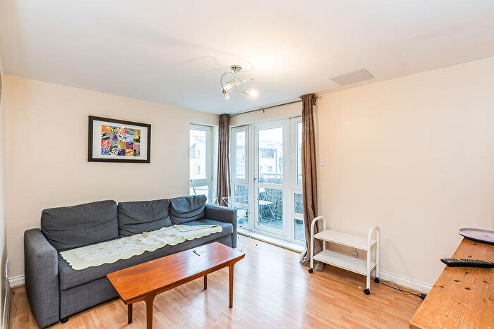 2 Bedroom Flat To Rent In L Brunswick Road, Edinburgh, EH7