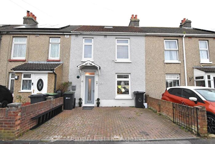 3 Bedroom Terraced House For Sale In Lyndhurst Road, Gosport, PO12