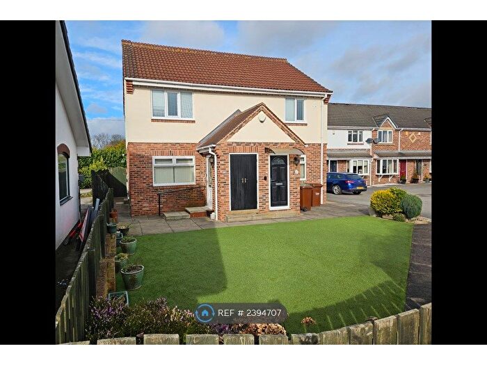 2 Bedroom Flat To Rent In Horbury Mews, Horbury, Wakefield, WF4