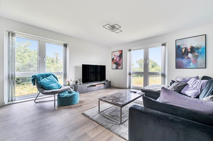 2 Bedroom Flat For Sale In Icarus Avenue, Burgess Hill, RH15