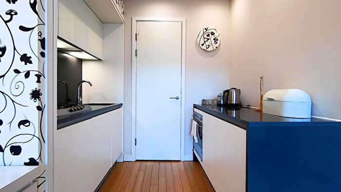 1 Bedroom Flat To Rent In Simpson Loan, Edinburgh, EH3