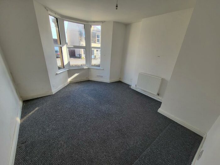 1 Bedroom Flat To Rent In Downend Road, Kingswood, Bristol, BS15