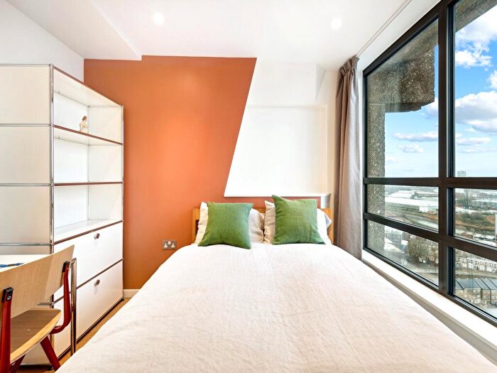 2 Bedroom Apartment To Rent In Balfron Tower, St. Leonards Road, E14
