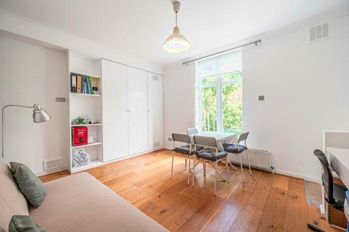 Studio To Rent In Frognal, Hampstead, London, NW3