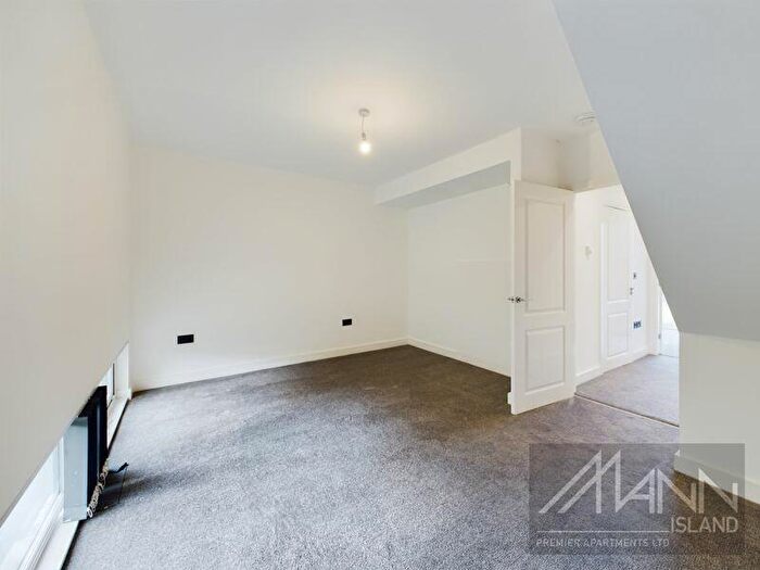2 Bedroom Detached House To Rent In Glen Morag Gardens, Rochdale, OL11
