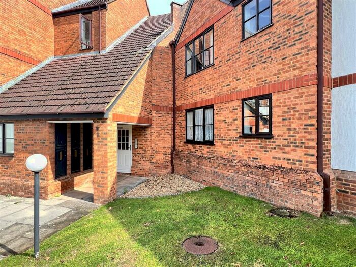 1 Bedroom Flat To Rent In Ridge Green, Shaw, Swindon, SN5