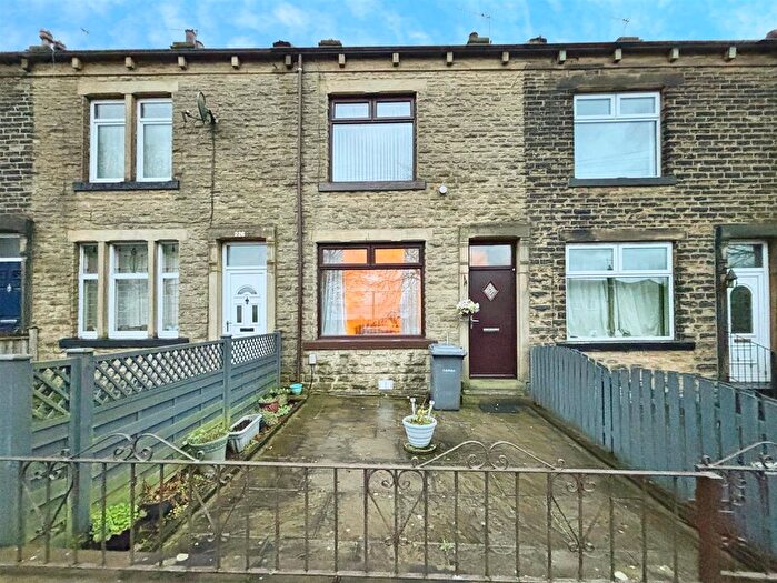 3 Bedroom Terraced House For Sale In Dudley Hill Road, Bradford, BD2