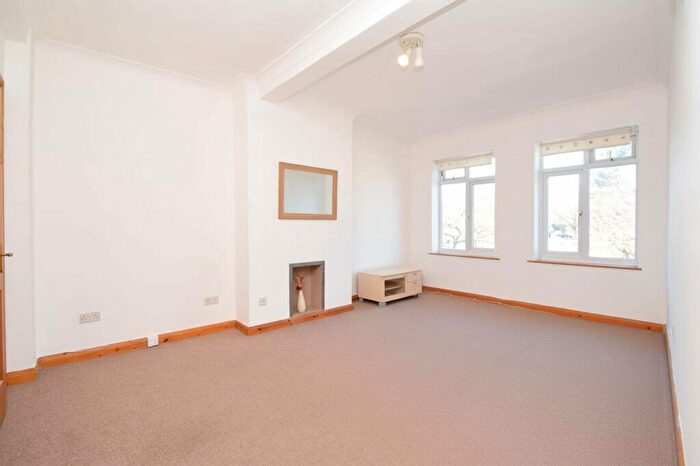 2 Bedroom Flat For Sale In Shaftesbury Circle, South Harrow, Harrow, Middlesex, HA2