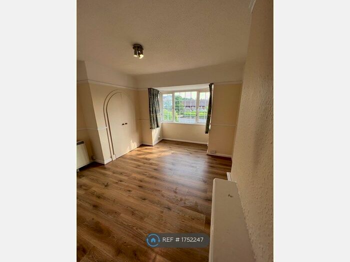 1 Bedroom Flat To Rent In Reading Road, Winnersh, Wokingham, RG41