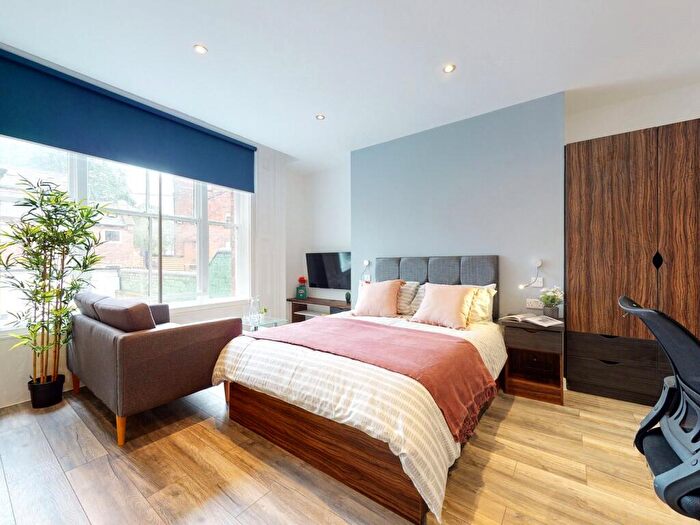 Apartment To Rent In Apt, Hyde Terrace #, LS2