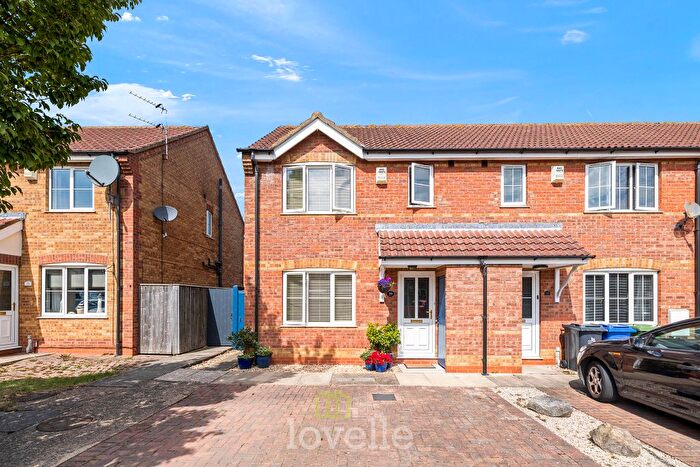 3 Bedroom Mews For Sale In Farmhouse Mews, New Waltham, DN36