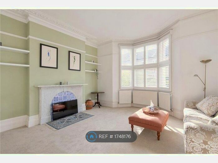 1 Bedroom Flat To Rent In Balham Park Road, London, SW12