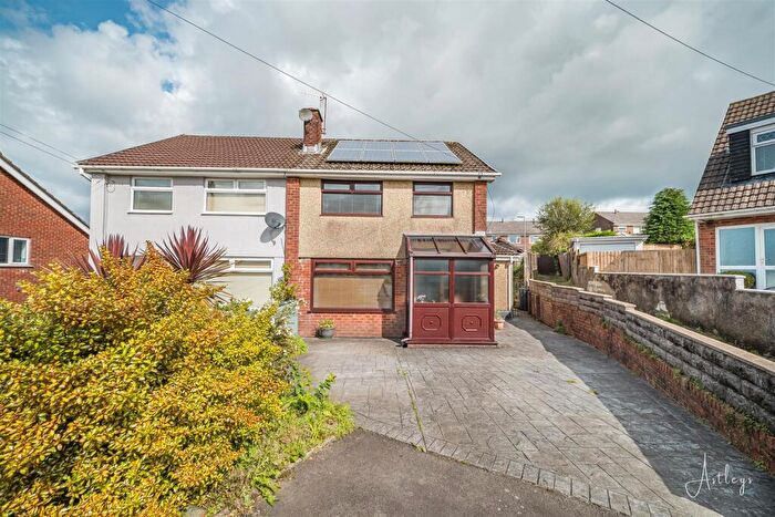 3 Bedroom Semi-Detached House For Sale In Heol Celyn, Neath, SA11