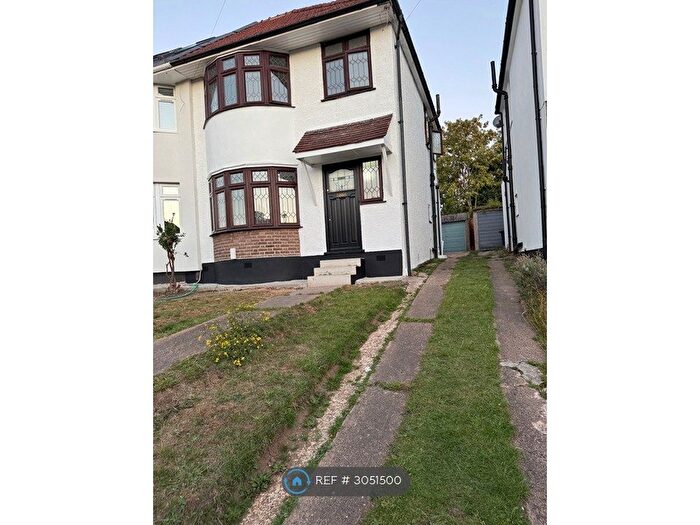 3 Bedroom Semi-Detached House To Rent In Oakdene Avenue, Chislehurst, BR7