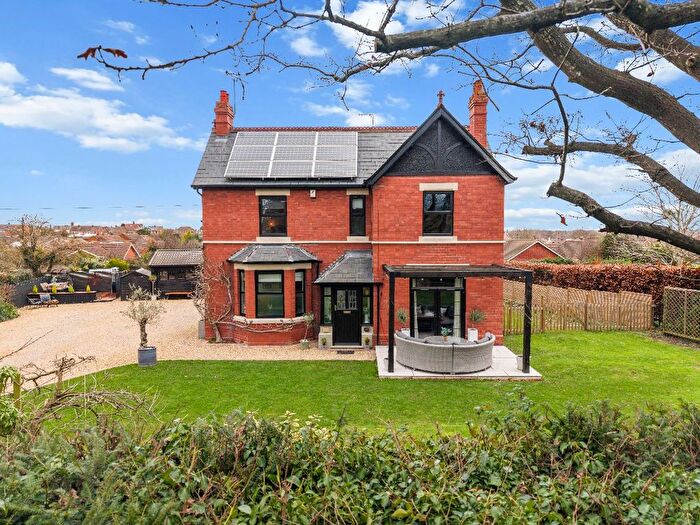 4 Bedroom Detached House For Sale In Guarlford Road, Malvern, WR14