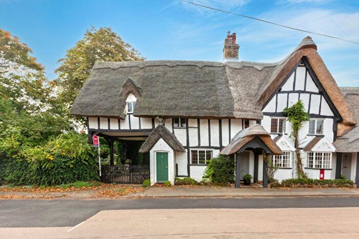 3 Bedroom End Of Terrace House For Sale In South End Road, Milton Bryan, Milton Keynes Bedfordshire, MK17