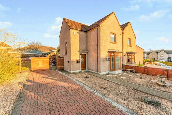 3 Bedroom Semi-Detached House To Rent In Birchbank, Cowdenbeath, Fife, KY4