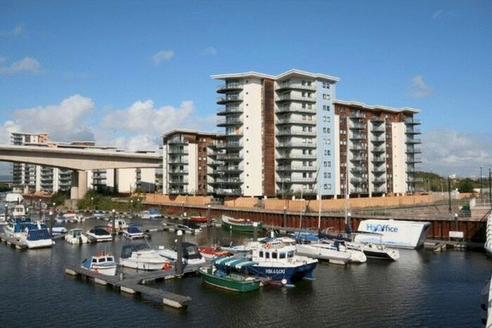 2 Bedroom Flat To Rent In Victoria Wharf, Watkiss Way, Cardiff, CF11