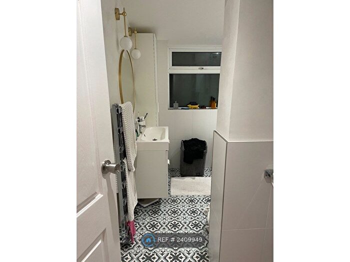 2 Bedroom Terraced House To Rent In Rosedale Road, Grays, RM17